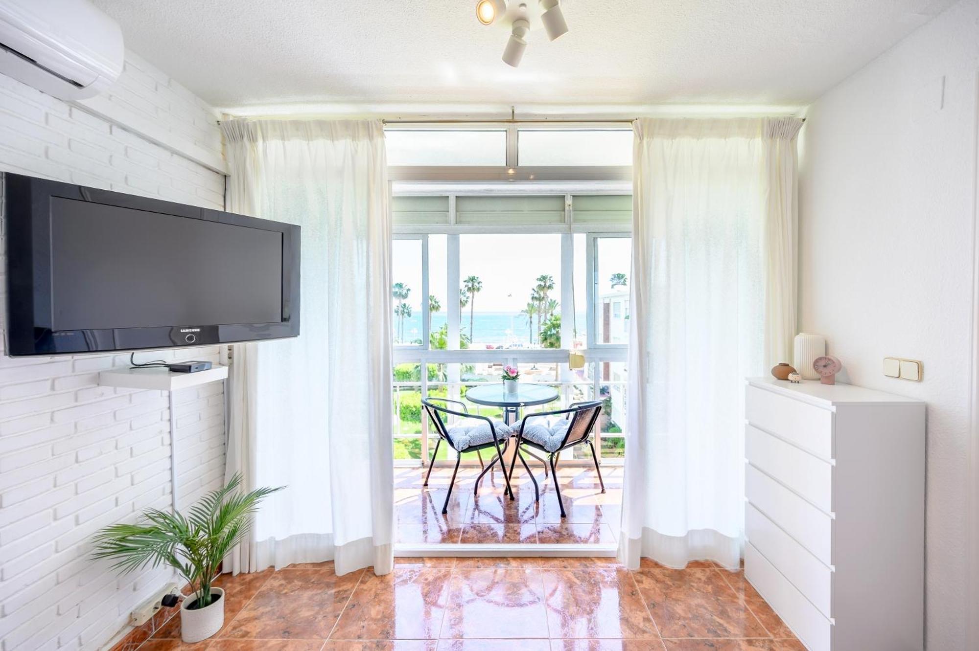 Sea View Apartment Бенальмадена Экстерьер фото
